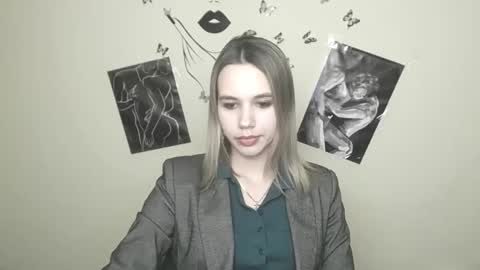 Snapshot of stacy_gr chatting on 12-23-24, 05:11 Stacy online show from 12-23-24, 05:11