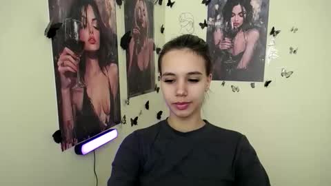 Snapshot of stacy_gr chatting on 09-14-25, 06:23 Stacy online show from 09-14-25, 06:23