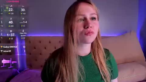 Snapshot of stacy_moorexx chatting on 06-22-26, 08:39 STACY online show from 06-22-26, 08:39