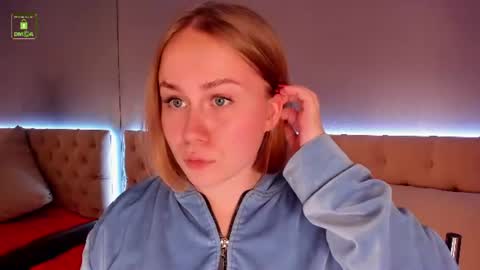 Snapshot of stacy_moorexx chatting on 07-08-26, 08:57 STACY online show from 07-08-26, 08:57