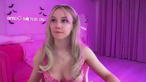 StacyEvances online show from 10-14-25, 06:31