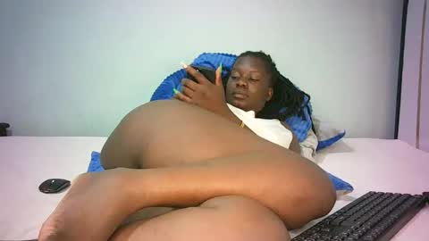 Snapshot of stacyweet chatting on 01-09-26, 02:58 Stacysweet chocolate online show from 01-09-26, 02:58