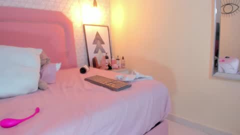 Snapshot of staisyotis chatting on 02-05-25, 09:25 KEIMI online show from 02-05-25, 09:25