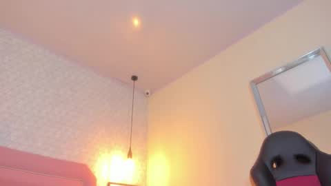 Snapshot of staisyotis chatting on 02-15-25, 06:44 KEIMI online show from 02-15-25, 06:44