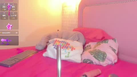 Snapshot of staisyotis chatting on 03-11-25, 06:43 KEIMI online show from 03-11-25, 06:43