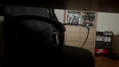 Snapshot of stang_ chatting on 09-10-25, 07:03 stang_ online show from 09-10-25, 07:03