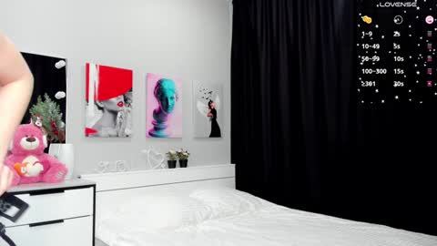 Caroline online show from 02-04-25, 05:53