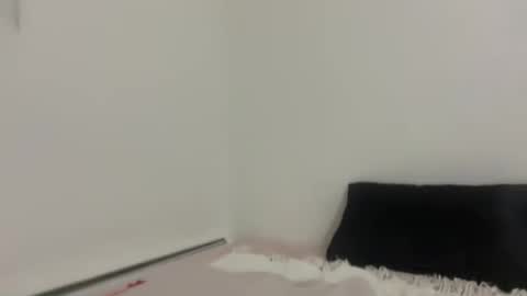 starqueenieee online show from 09-19-25, 02:57