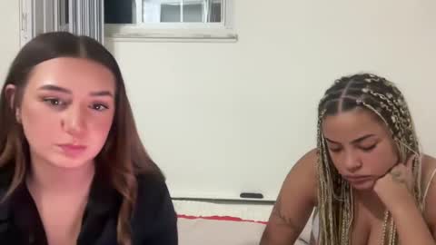 starqueenieee online show from 09-21-25, 02:13