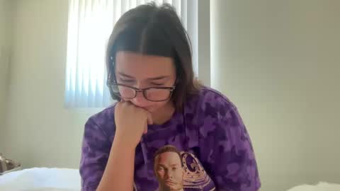 starqueenieee online show from 10-08-25, 05:21