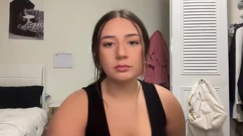 starqueenieee online show from 10-27-25, 01:31