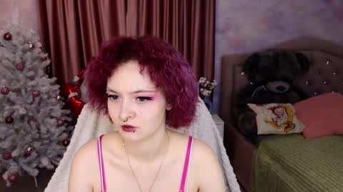 Snapshot of starsmilana chatting on 01-12-26, 05:56 milana online show from 01-12-26, 05:56