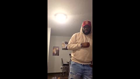 Snapshot of stayinalive1992 chatting on 12-16-25, 04:06 stayinalive1992 online show from 12-16-25, 04:06