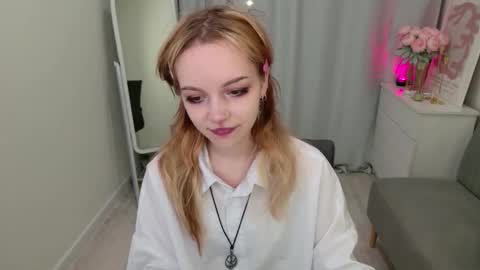 MONICA online show from 09-26-25, 01:48