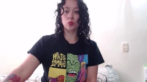 Luna Fox online show from 09-30-25, 08:47