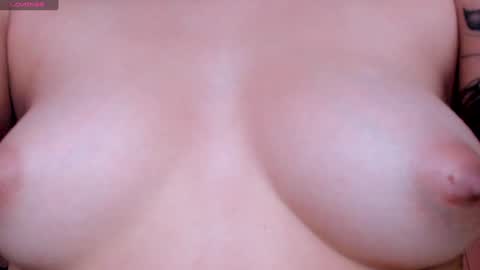 Stefa Gomez  online show from 01-16-25, 05:55