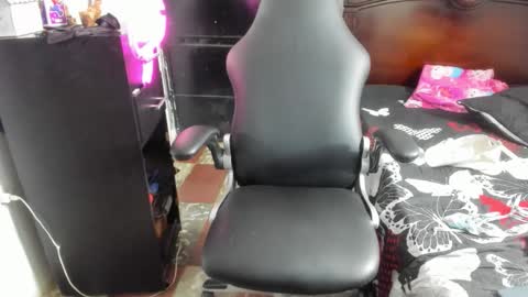 julieth-cancer online show from 12-04-25, 07:33