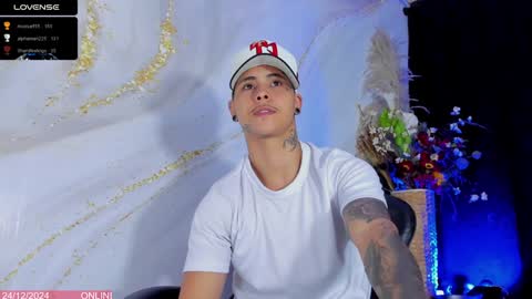 Snapshot of stefan_wonder_ chatting on 12-24-24, 02:22 Wonder online show from 12-24-24, 02:22