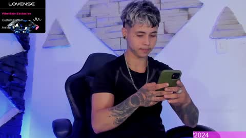 Snapshot of stefan_wonder_ chatting on 12-29-24, 03:03 Wonder online show from 12-29-24, 03:03