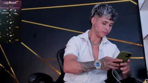 Snapshot of stefan_wonder_ chatting on 01-10-25, 03:37 Wonder online show from 01-10-25, 03:37