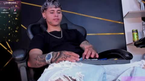 Snapshot of stefan_wonder_ chatting on 01-18-25, 02:44 Wonder online show from 01-18-25, 02:44