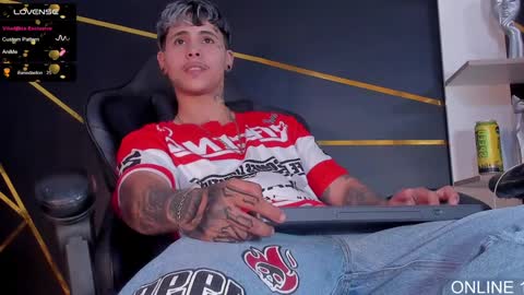 Snapshot of stefan_wonder_ chatting on 01-19-25, 09:23 Wonder online show from 01-19-25, 09:23