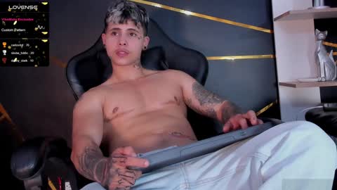 Snapshot of stefan_wonder_ chatting on 01-25-25, 07:28 Wonder online show from 01-25-25, 07:28