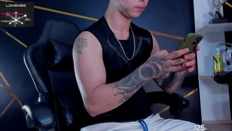 Snapshot of stefan_wonder_ chatting on 01-30-25, 01:53 Wonder online show from 01-30-25, 01:53