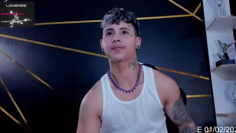 Snapshot of stefan_wonder_ chatting on 02-01-25, 02:45 Wonder online show from 02-01-25, 02:45