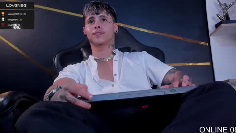 Snapshot of stefan_wonder_ chatting on 02-08-25, 11:45 Wonder online show from 02-08-25, 11:45