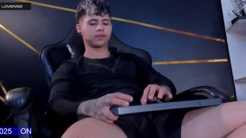 Snapshot of stefan_wonder_ chatting on 02-09-25, 03:01 Wonder online show from 02-09-25, 03:01