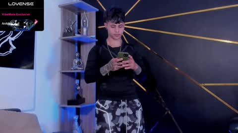 Snapshot of stefan_wonder_ chatting on 02-27-25, 01:17 Wonder online show from 02-27-25, 01:17