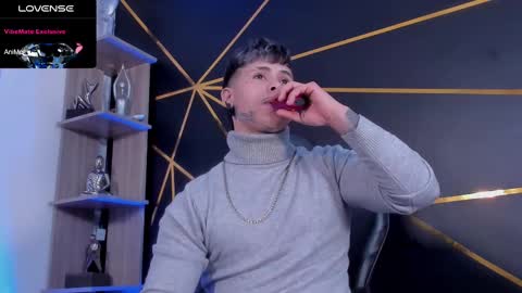 Snapshot of stefan_wonder_ chatting on 03-07-25, 08:11 Wonder online show from 03-07-25, 08:11