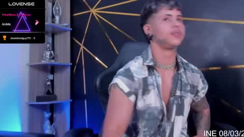 Snapshot of stefan_wonder_ chatting on 03-08-25, 08:57 Wonder online show from 03-08-25, 08:57