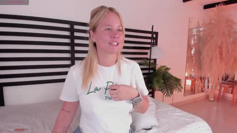 Stefanny   online show from 12-18-24, 04:28