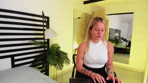 Stefanny   online show from 12-24-24, 11:06