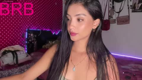 Im MiaIts my first day here  online show from 01-12-25, 05:34