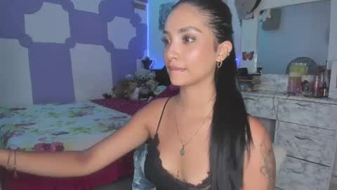 Im MiaIts my first day here  online show from 03-05-25, 11:05