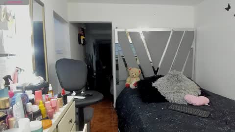 Snapshot of stefannym chatting on 02-22-26, 12:01 Stefy Milf online show from 02-22-26, 12:01