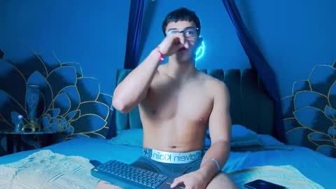 Stefano online show from 11-08-25, 12:16