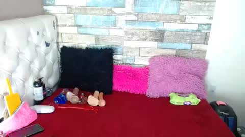 Snapshot of stefanvix202 chatting on 02-12-25, 03:29 Stefan online show from 02-12-25, 03:29