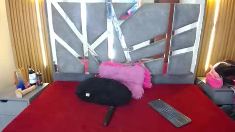 Stefan online show from 12-18-25, 05:24