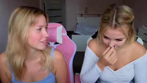 Snapshot of stefany_and_bettany chatting on 09-24-25, 12:08 stefany_and_bettany online show from 09-24-25, 12:08