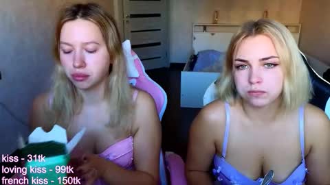 Snapshot of stefany_and_bettany chatting on 09-29-25, 02:00 stefany_and_bettany online show from 09-29-25, 02:00
