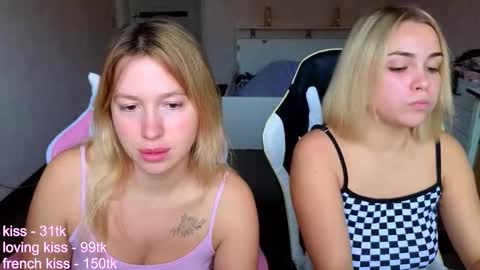 Snapshot of stefany_and_bettany chatting on 10-04-25, 01:09 stefany_and_bettany online show from 10-04-25, 01:09