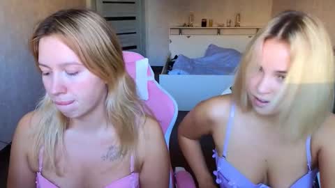 Snapshot of stefany_and_bettany chatting on 10-08-25, 01:42 stefany_and_bettany online show from 10-08-25, 01:42