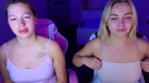 Snapshot of stefany_and_bettany chatting on 10-10-25, 04:28 stefany_and_bettany online show from 10-10-25, 04:28