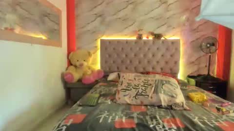 stefany_andruw online show from 11-12-25, 06:41