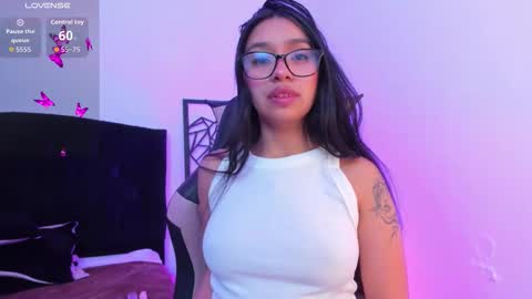 Stefanny lopez online show from 11-06-25, 11:44