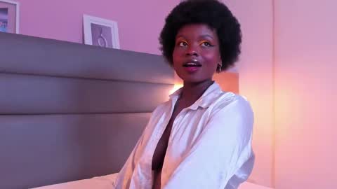 Snapshot of stela_ebony chatting on 12-14-25, 12:05 STELA online show from 12-14-25, 12:05